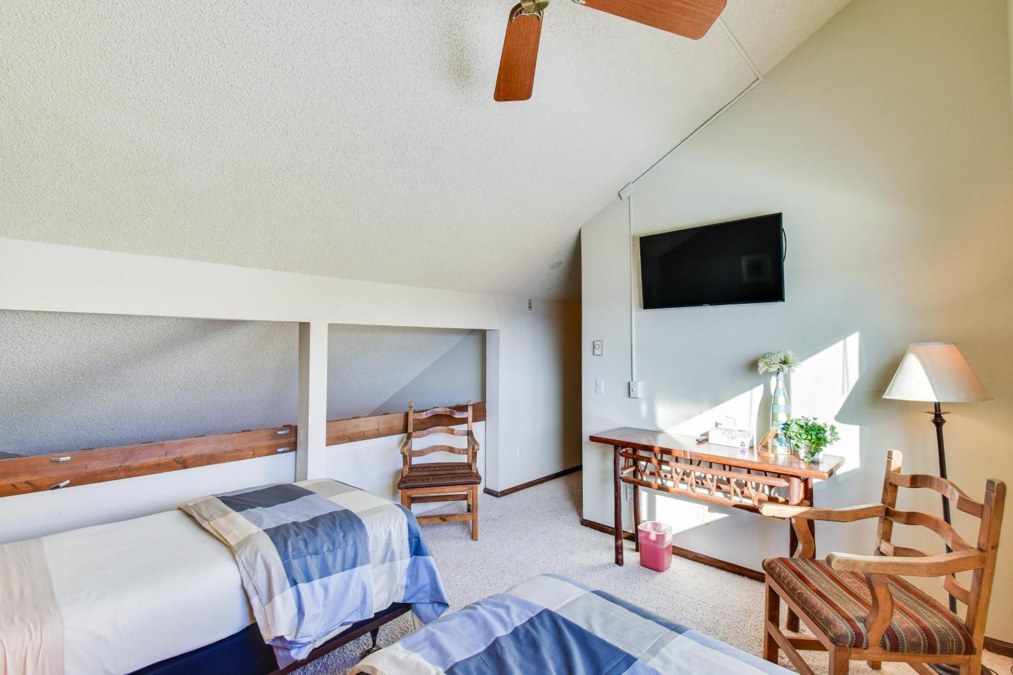 Central Steamboat Condo Outdoor Hot Tub And Pool! Steamboat Springs Eksteriør billede